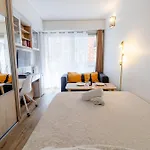 Tour Eiffel - Studio balcon - Paris 16e - Calme