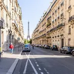Tour Eiffel - Studio balcon - Paris 16e - Calme