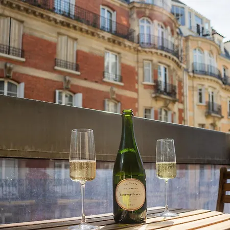 Apartment Tour Eiffel - Balcon - 16e - Calme *